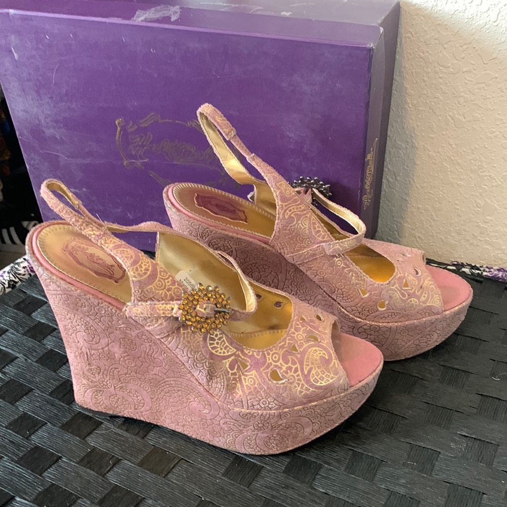 Hale Bob pink gold metallic suede platform wedge. Rhinestones. Size 10